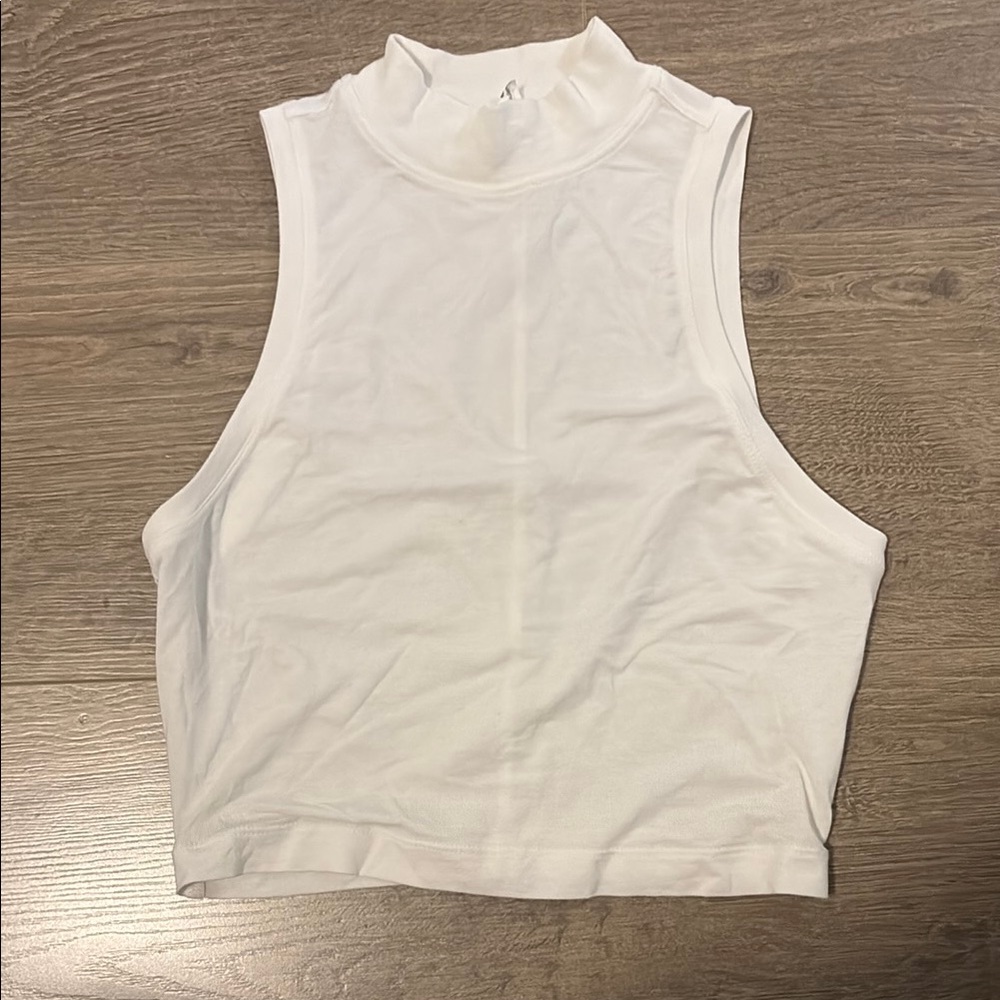 Lululemon high neck cropped tank top